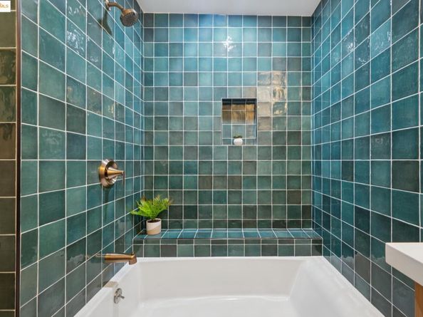 5901 Wood Dr, Oakland CA 94611