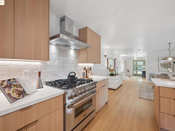5901 Wood Dr, Oakland CA 94611
