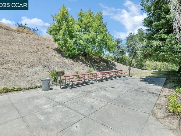 392 Mill Road, Martinez CA 94553