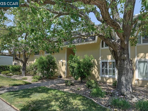 1817 Skycrest Dr 4, Walnut Creek CA 94595