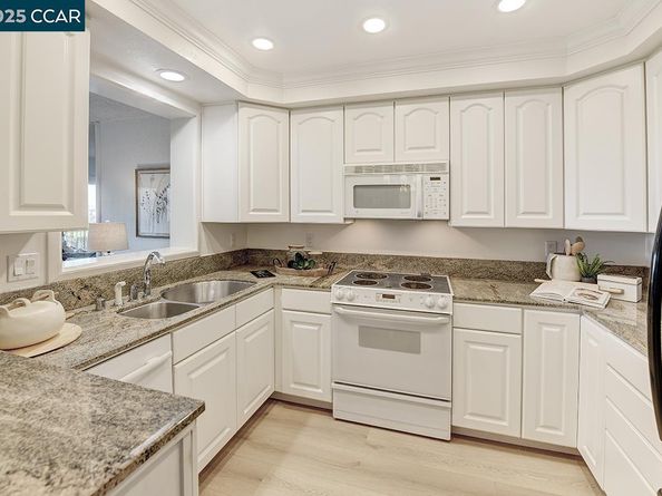 1817 Skycrest Dr 4, Walnut Creek CA 94595