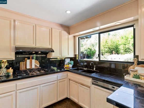 275 Gil Blas Rd, Danville CA 94526