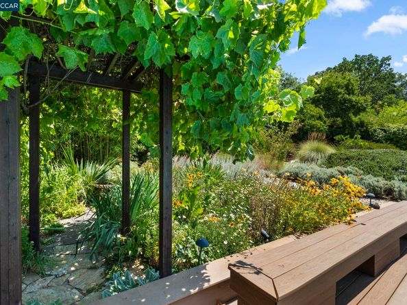 275 Gil Blas Rd, Danville CA 94526