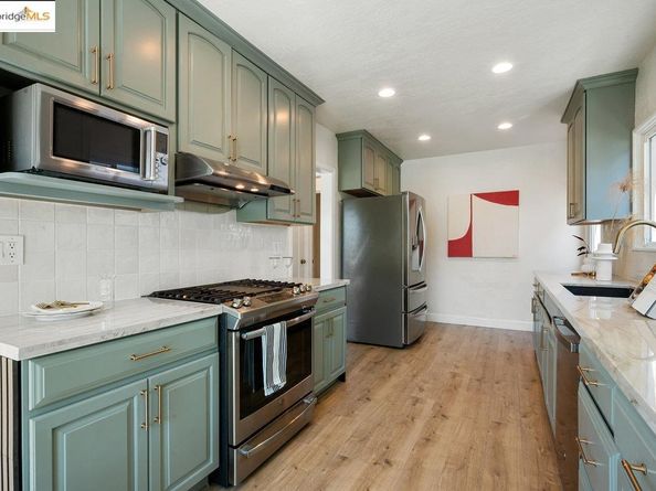 4151 Eastlake Ave, Oakland CA 94602