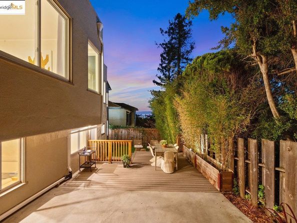 4151 Eastlake Ave, Oakland CA 94602