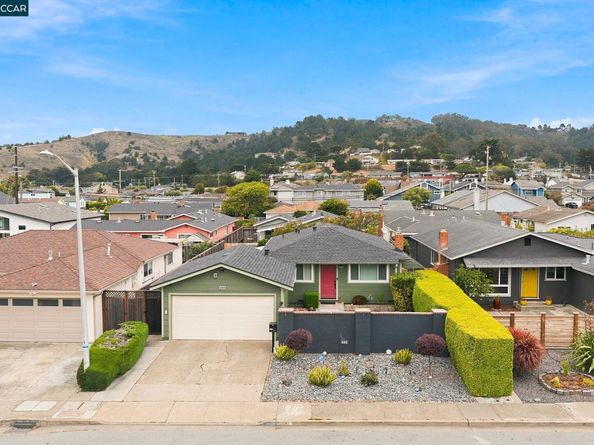 689 Linda Mar Blvd, Pacifica CA 94044