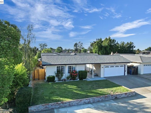 5261 Sussex Pl, Newark CA 94560