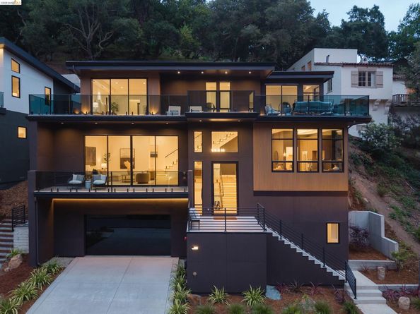 1667 Trestle Glen Rd, Oakland CA 94610