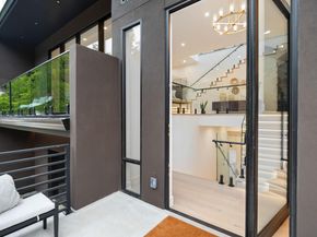 1667 Trestle Glen Rd, Oakland CA 94610