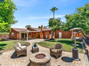 30 Mt. Emory Ct., Clayton CA 94517