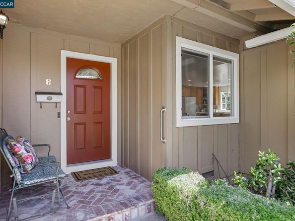 8 Bristol Ct, Pleasant Hill CA 94523