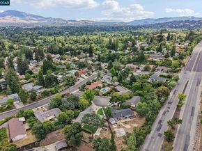 8 Bristol Ct, Pleasant Hill CA 94523