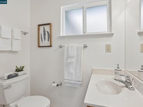8 Bristol Ct, Pleasant Hill CA 94523