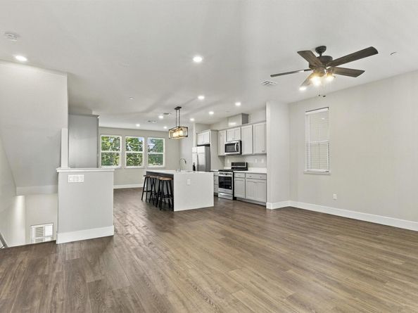 24217 2nd St, Hayward CA 94541