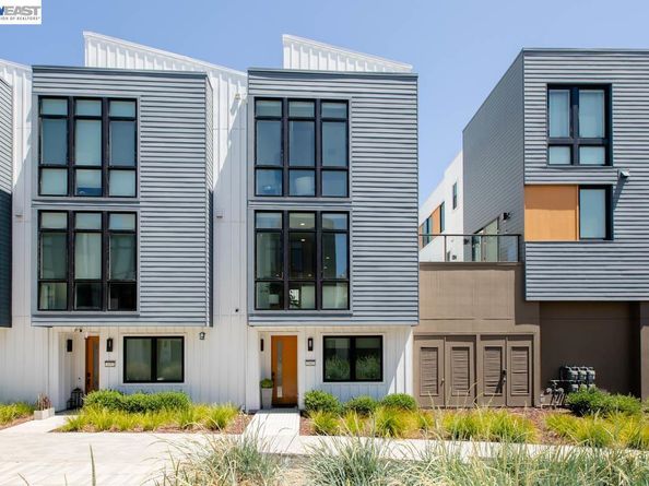 2042 Halo Ln, Alameda CA 94501