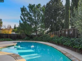 41 Mt Shasta Pl, Clayton CA 94517