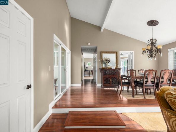 41 Mt Shasta Pl, Clayton CA 94517