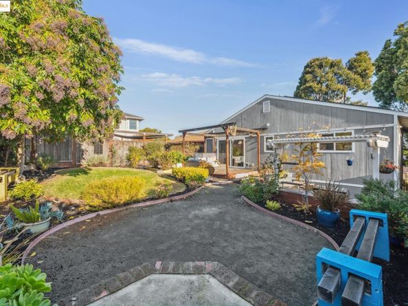 3471 Morcom Ave, Oakland CA 94619