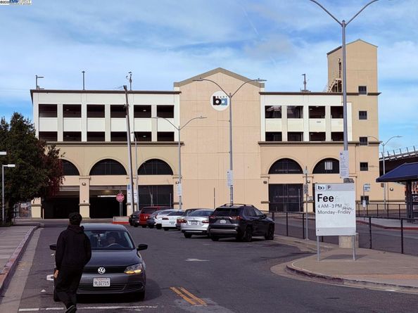 3338 San Leandro St, Oakland CA 94601