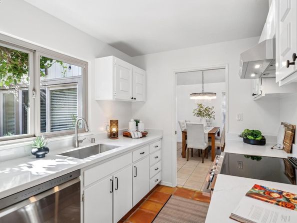 3201 Fiji Lane, Alameda CA 94502