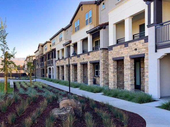 924 More Lane 1702, Morgan Hill CA 95037