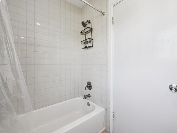 5936 Broadway, Oakland CA 94618