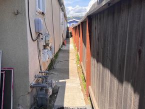 6230 Hayes St, Oakland CA 94621