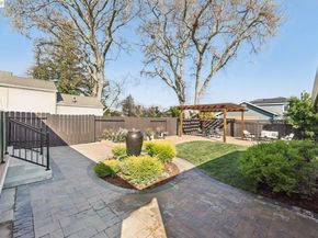 725 Alameda De Las Pulgas, Redwood City CA 94061