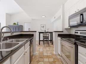 255 Reflections Dr 22, San Ramon CA 94583