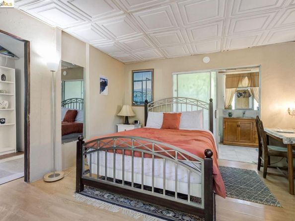 6625 Hillmont DR, Oakland CA 94605