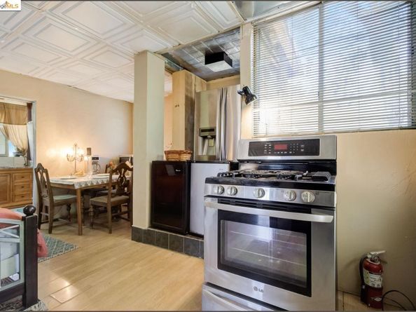 6625 Hillmont DR, Oakland CA 94605