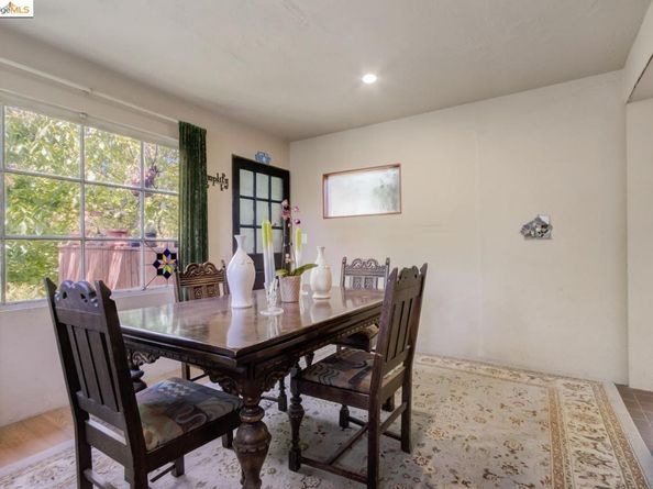 6625 Hillmont DR, Oakland CA 94605