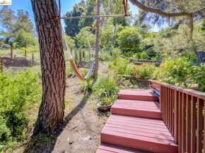 6625 Hillmont DR, Oakland CA 94605