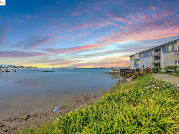 3 Admiral Dr F370, Emeryville CA 94608