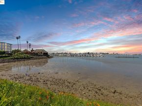 3 Admiral Dr F370, Emeryville CA 94608
