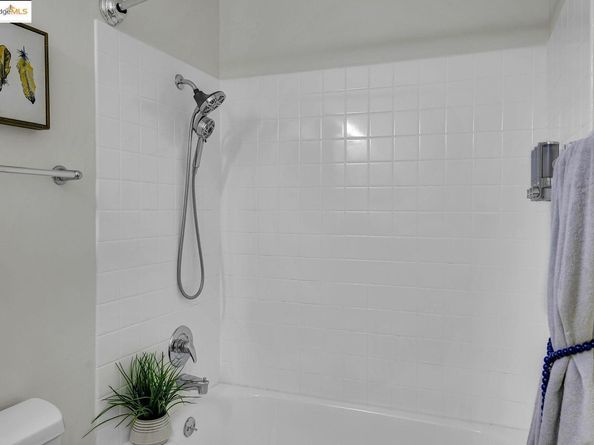 3 Admiral Dr F370, Emeryville CA 94608