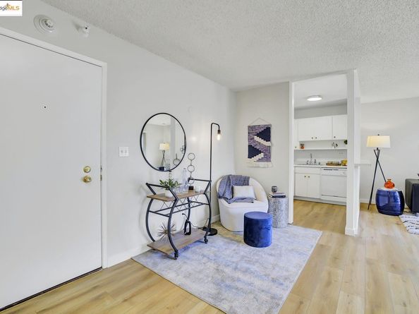 3 Admiral Dr F370, Emeryville CA 94608