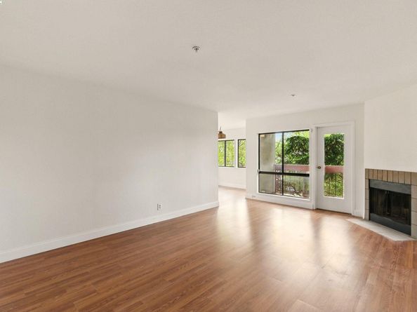 245 Perkins St 33, Oakland CA 94610