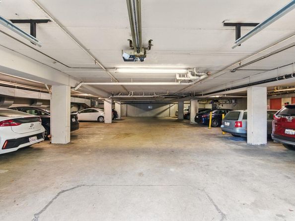 245 Perkins St 33, Oakland CA 94610