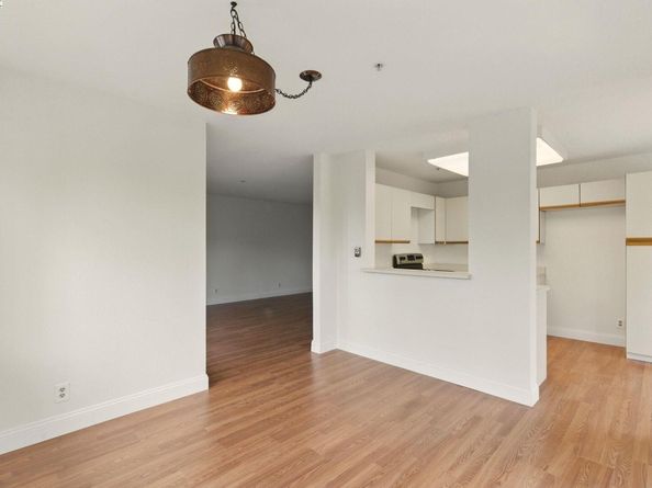 245 Perkins St 33, Oakland CA 94610