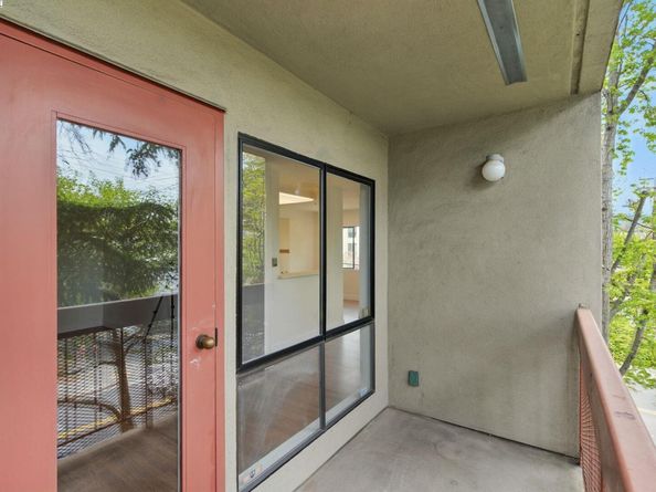 245 Perkins St 33, Oakland CA 94610