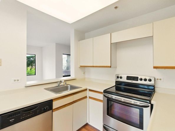 245 Perkins St 33, Oakland CA 94610
