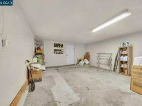 9305 Burr St, Oakland CA 94605
