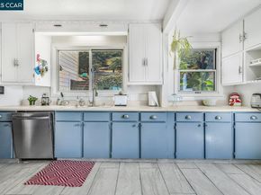 9305 Burr St, Oakland CA 94605