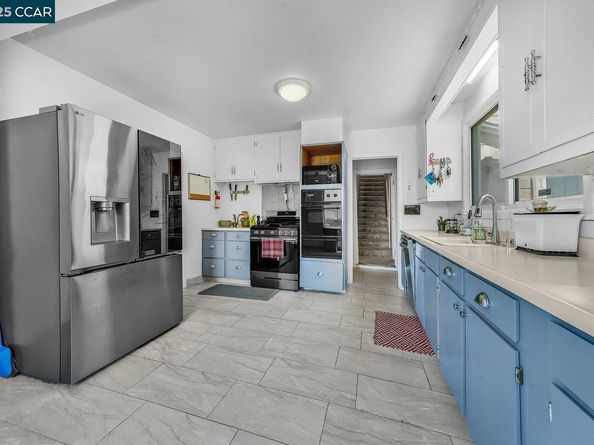 9305 Burr St, Oakland CA 94605