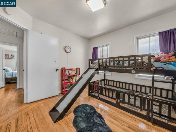 9305 Burr St, Oakland CA 94605
