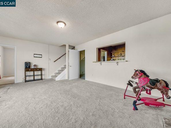 9305 Burr St, Oakland CA 94605