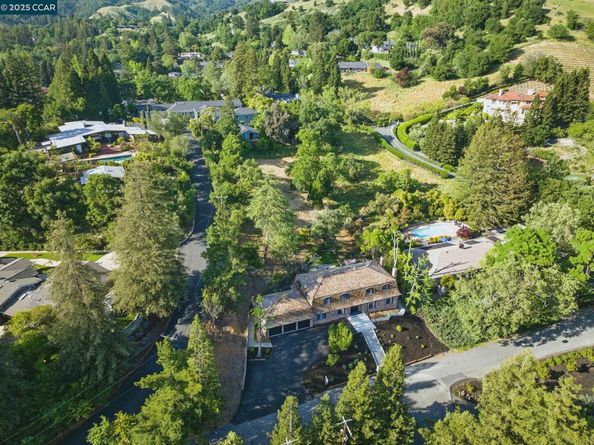 3938 Los Arabis Dr, Lafayette CA 94549