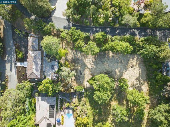 3938 Los Arabis Dr, Lafayette CA 94549