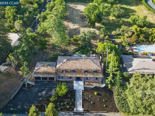 3938 Los Arabis Dr, Lafayette CA 94549